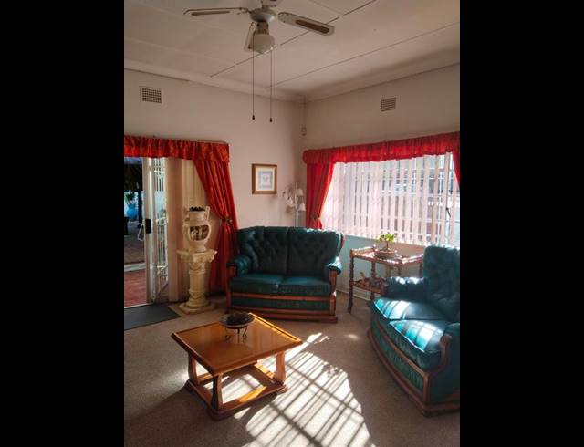 2 BEDROOM HOUSE FOR SALE IN PRIMROSE